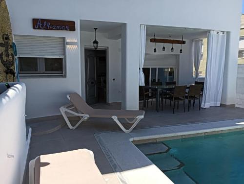 Charming Chalet in Punta Umbría with Private Pool Charming Chalet in Punta Umbría with Private Pool