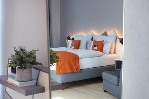 Premium Queen Room image 6