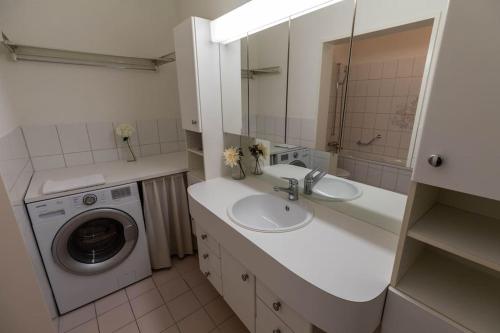 Executive 1BR flat, city center - Hammer 3 near Parkanlage Zuerihorn