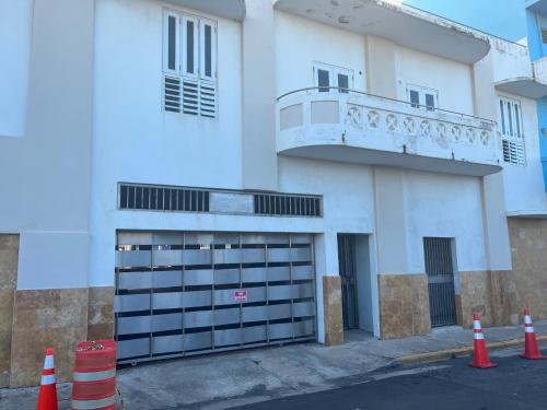 Exterior view, Arecibo Hotel 3201 in Arecibo