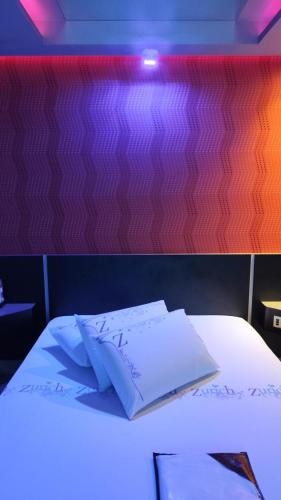 Motel Zurich 2 near Clayton Cosme Prado Dos Santos