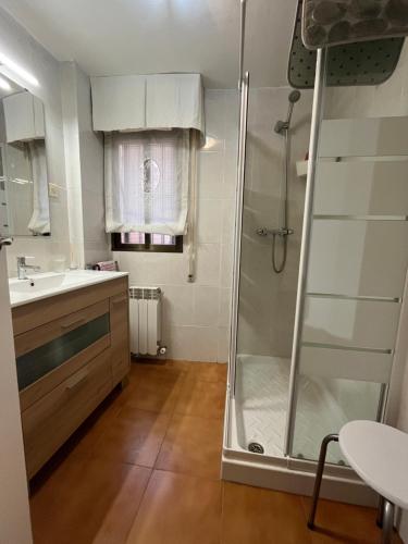 Santa Coloma Apartamentos - Albelda de Iregua