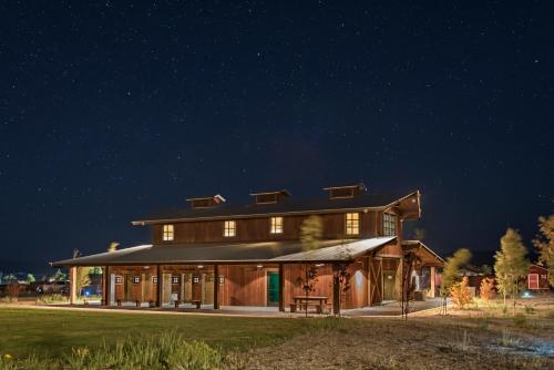 Viesnīcas āriene, Conestoga Ranch Glamping Resort in Gārdensitija (UT)