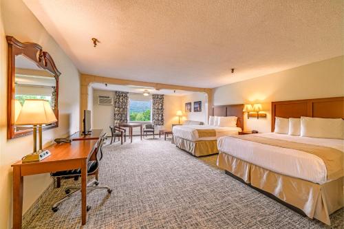 Town & Country Inn & Resort in Shelburne (NH)