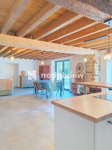 Aux sources de lesquire maison 5 chambres 5 salles de bains , 11 personnes in Saugnacq Et Muret