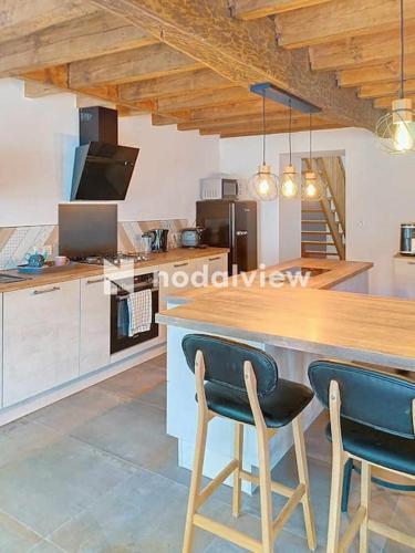 Aux sources de lesquire maison 5 chambres 5 salles de bains , 11 personnes in Saugnacq Et Muret