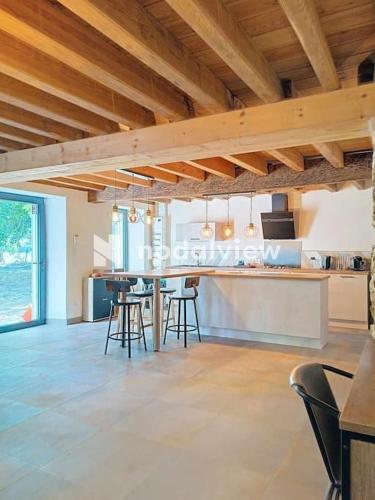 Aux sources de lesquire maison 5 chambres 5 salles de bains , 11 personnes in Saugnacq Et Muret