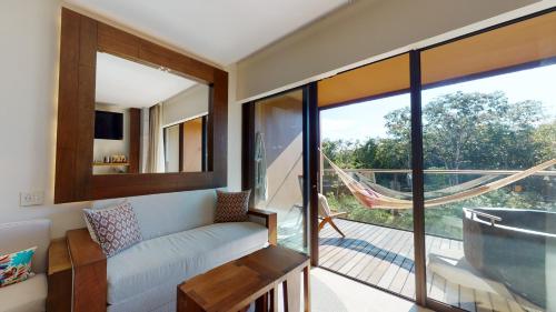 591011648 Hotel Xcaret Arte - All Parks All Fun Inclusive - Adults Only