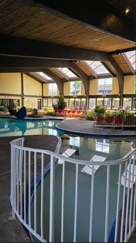 สระว่ายน้ำ, Oglebay Resort in วีลลิง (เวสต์เวอร์จิเนีย)