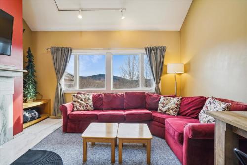 Cozy,1 bedroom loft condo! Ski back trails, shuttle& Sports center Highridge E11 in Killington, USA
