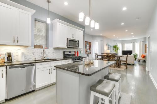 Chicago Vacation Rental Apt about 7 Mi to Downtown in Chicago, USA