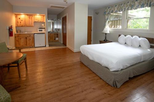 Cumberland Falls State Resort Park