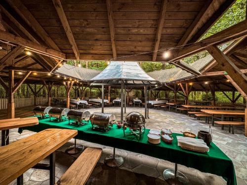 Hotel Echo - image 7