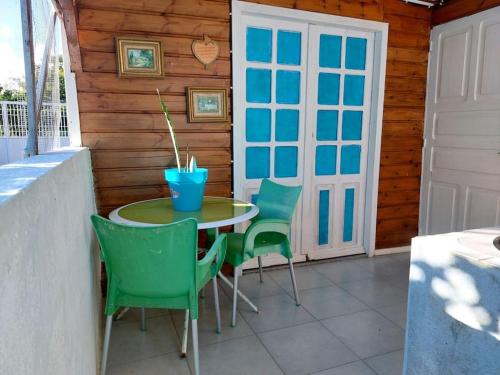 La Prairie, maison bois in Sainte Rose