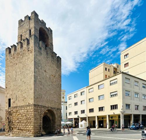 View, The Mamas in Oristano