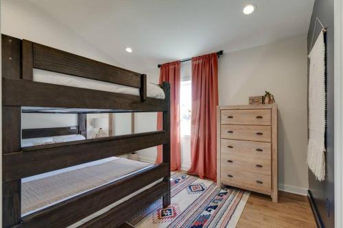 4 BDRM-4 bath, Great for groups, perfect location! in Nashville, USA