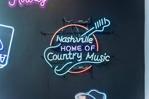 East Nash-Vegas! Brand New Apartment! in Nashville, USA