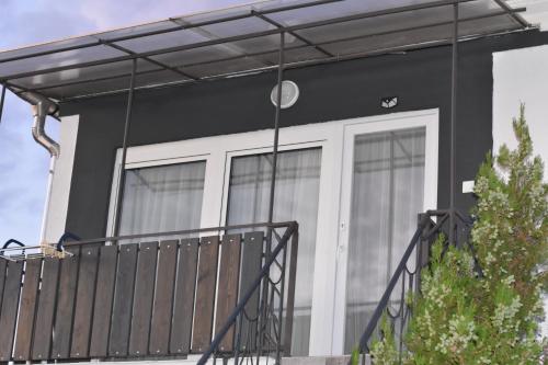 2 bedrooms, 4 beds
