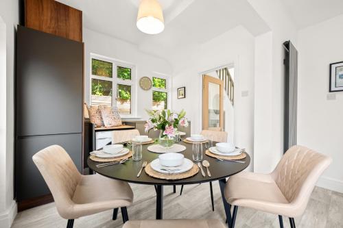 บริการและสิ่งอำนวยความสะดวก, Stunning 3 Bedroom Home in Northwich in นอร์ธวิค