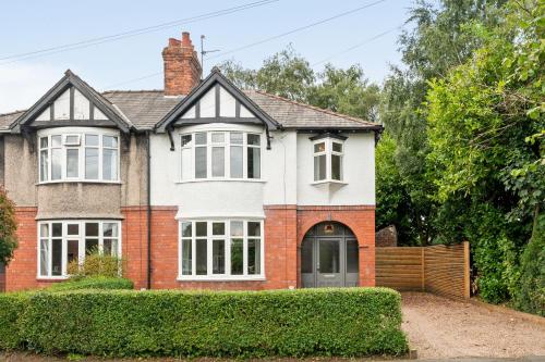 ทางเข้า, Stunning 3 Bedroom Home in Northwich in นอร์ธวิค