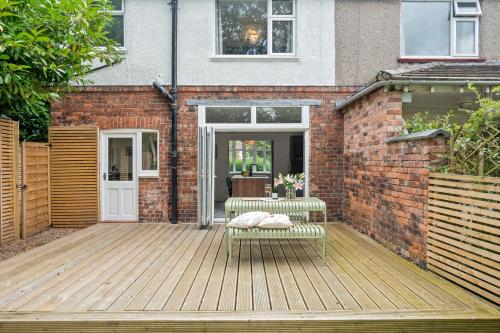 สวน, Stunning 3 Bedroom Home in Northwich in นอร์ธวิค