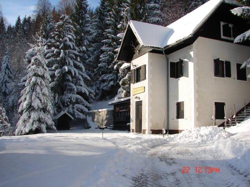 Viesnīcas āriene, Ski Cottage in Komarna Vas
