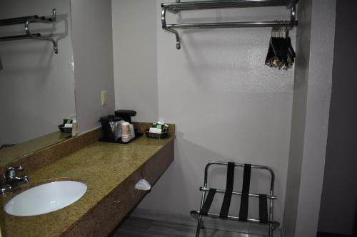 The Heritage Inn Inc - image 13