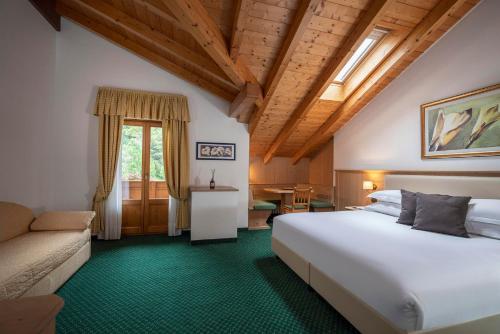 Hotel La Maison Wellness & Spa in Alleghe
