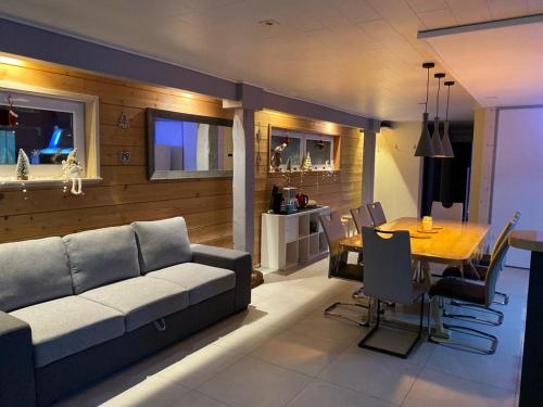 Le Grand Charlyse, de 1 à 10 personnes (Le Grand Charlyse, de 1 a 10 personnes) in Stotzheim