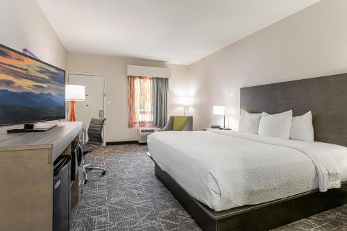 Quality Inn Asheville Downtown Tunnel Rd - main image