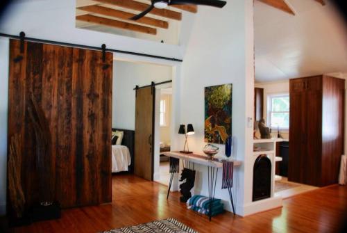 Charming Urban Retreat - Cozy Cottage in Charlotte in Charlotte, USA
