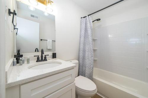Sojourns Harborage Manatee Suite Near Beach in North Camellia Acres, USA