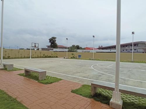 King Bed, Big Kitchen, Fast WiFi, Near Airport, Lapu Lapu City (foto 10)