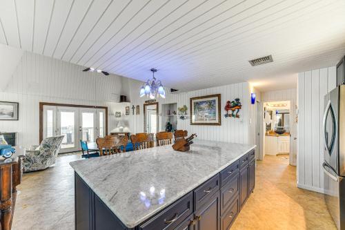 Sunset-View Home in Crystal Beach with Large Deck! in Crystal Beach, USA