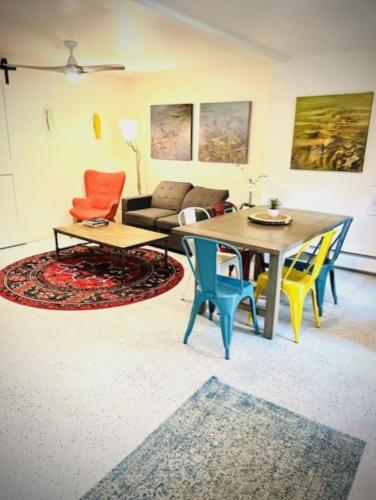 Catskill Cabin Duplex Apartment in Shandaken, USA