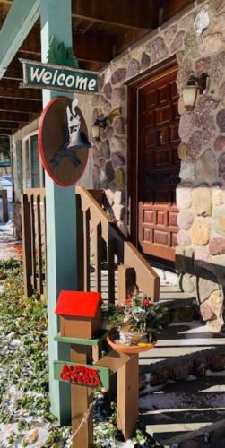 Catskill Cabin Hummingbird Suite 2 in Shandaken, USA
