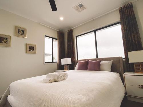 European Elegant Design - Luxurious 5 BDR House