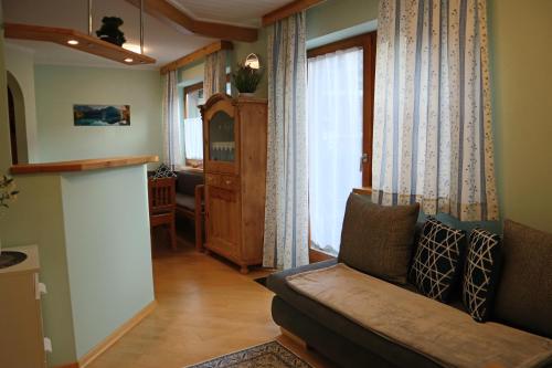 One-Bedroom Apartment image 2