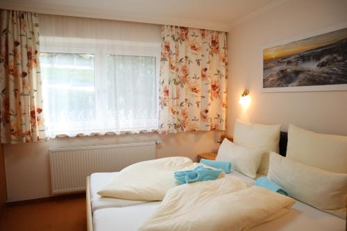 One-Bedroom Apartment image 7