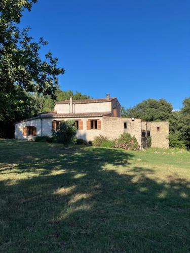 Mas cévenol authentique entièrement rénové gîte à louer Cassagnoles