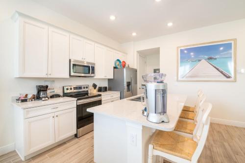 Paradise Cottage With Private Pool Near Disney And Margaritaville Resort & Island H20 Waterpark Access - 7989Su thumb 3
