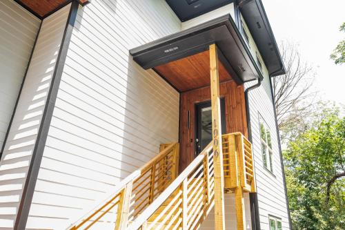 Exterior view, Stylish 4BD-4BA Summerhill Getaway Near Beltline in Peoplestown