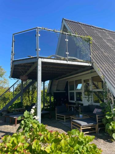 Lovely Retreat Close To The Water,