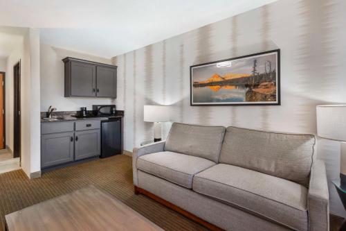 Best Western Holiday Hills - image 2
