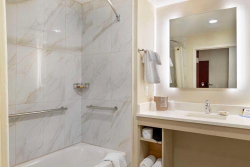 Best Western Plus Crossroads Inn & Suites - image 2