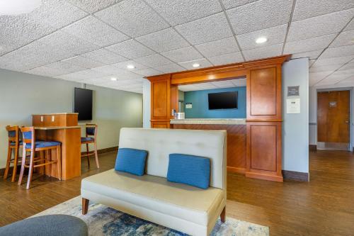 Best Western Port Clinton - image 3