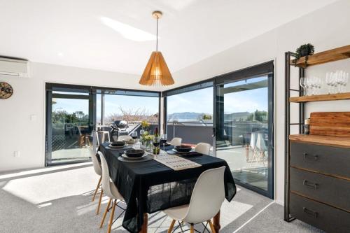 Four-Bedroom House room in Lake Taupo Outlook - Table Tennis Great Location