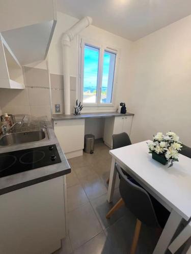 Studio confortable proche Paris in Chatillon