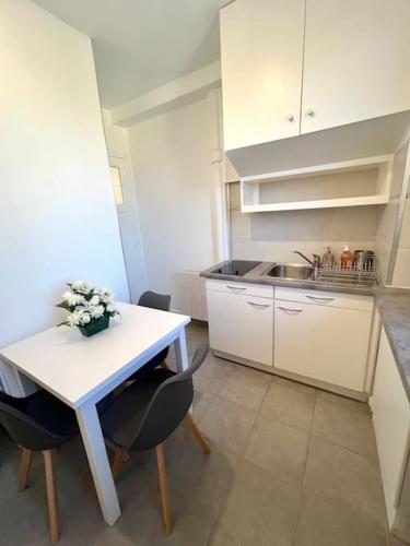 Studio confortable proche Paris in Chatillon
