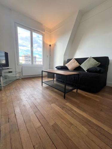 Studio confortable proche Paris in Chatillon